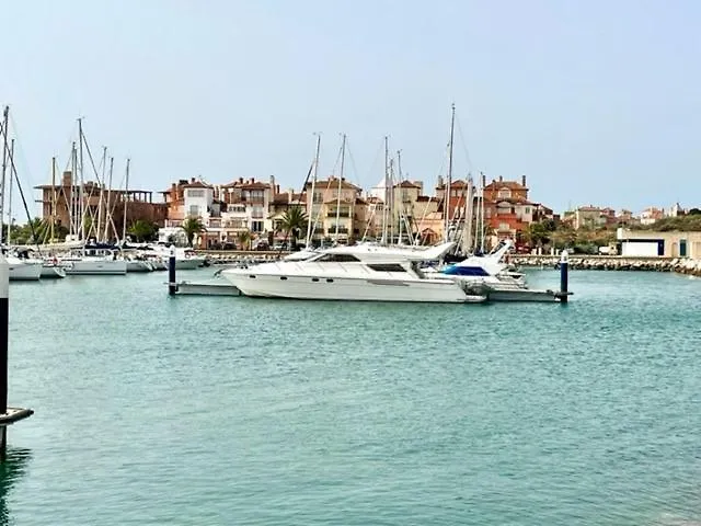 Gatu Sherry, Junto Puerto Deportivo Y Playa 