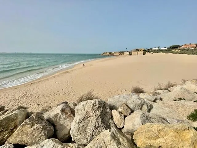 Gatu Sherry, Junto Puerto Deportivo Y Playa 